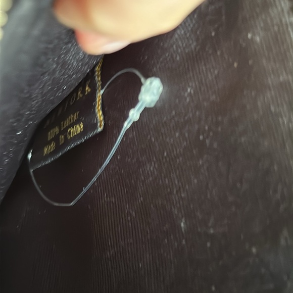 Barney New York, beautiful saffiano  leather clutch wristlet silver zipper - Picture 8 of 9